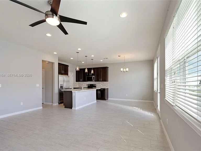 1101 Banyan Dr — Photo 4