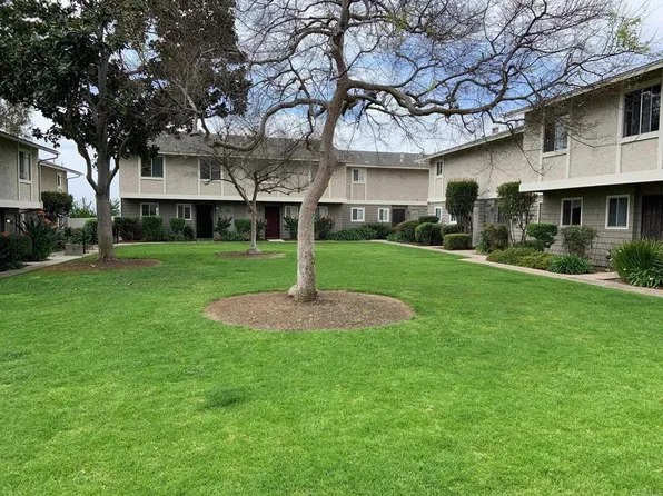 2112 E Vista Way APT 23, Vista, CA 92084