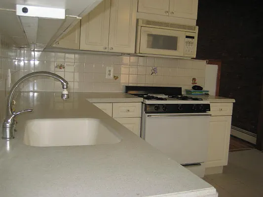 Rented by MCR Realty | media 15