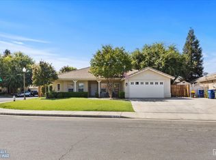 10014 Mona Lisa Ln, Bakersfield, CA 93312