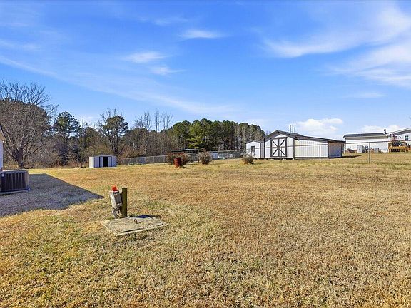 4th image of 108 Winding Creek Dr