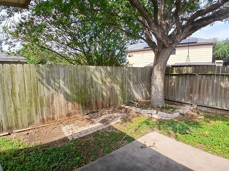 7609 Cold Springs Dr — Photo 33