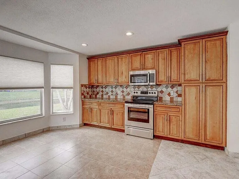 10758 Lake Jasmine Dr — Photo 5