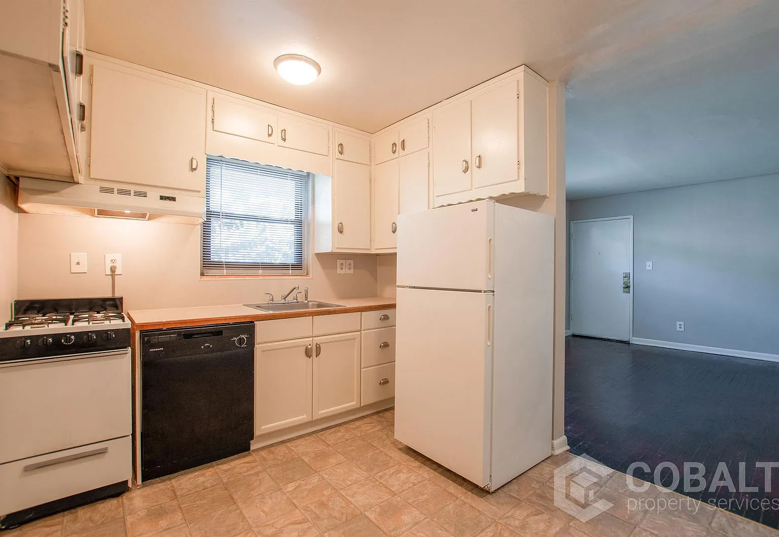 1 bed, 1.0 bath, 700 sqft, $1,350 — Photo 1