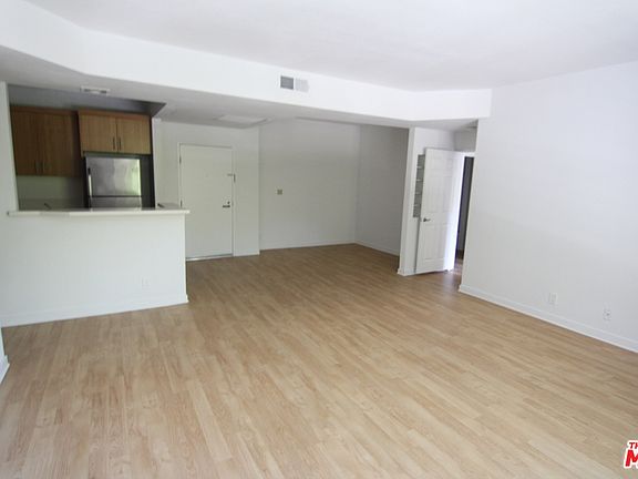 4th image of 884 Palm Ave APT 202