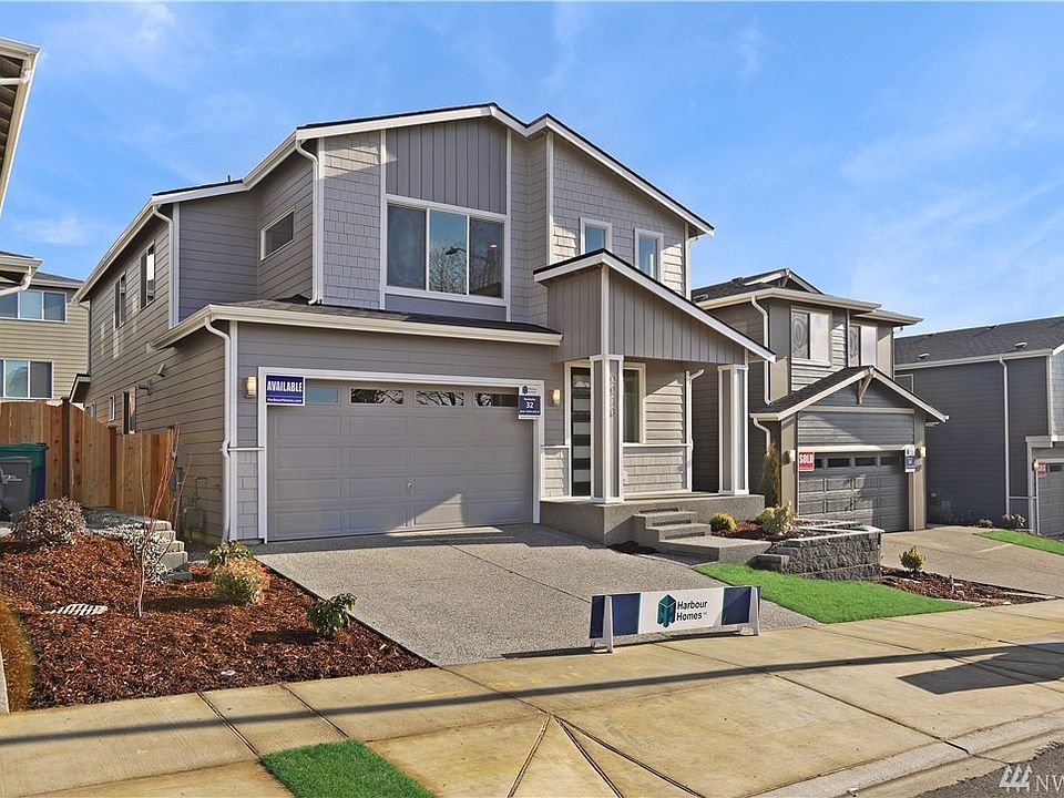 Example of Plan 2353 A built on another lot at Hawksbeard.  Details & colors will vary.