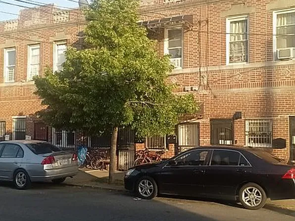 21108 99th Ave, Queens Village, NY 11429