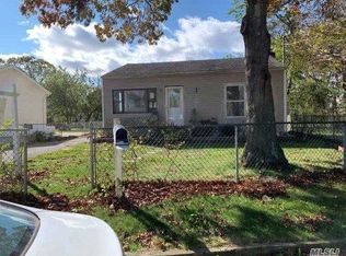 1178 E 3rd Ave, Bay Shore, NY 11706