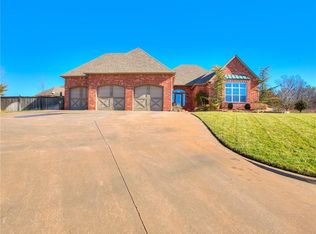 366 Canterbury Rd, Midwest City, OK 73130