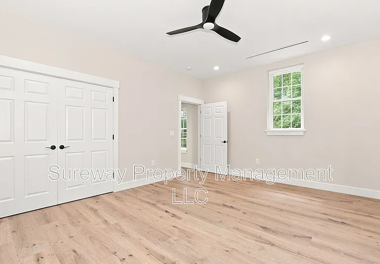 5565 Pennell Rd #1 — Photo 10