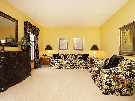 3rd image of 9460 Whippoorwill Ln