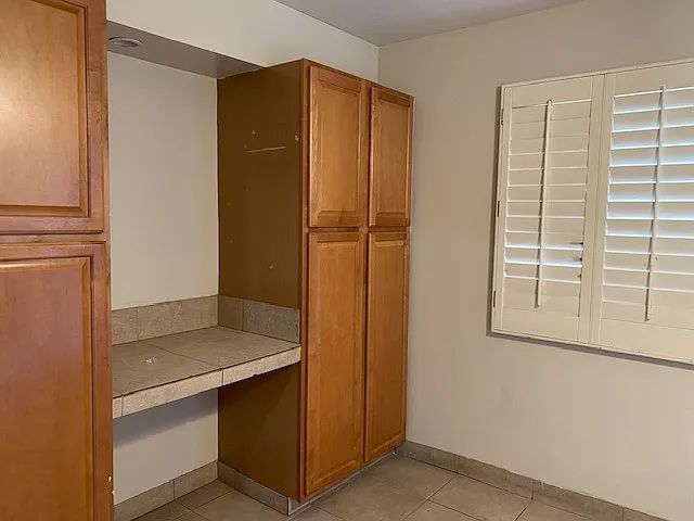 2383 W Hazelwood St — Photo 3