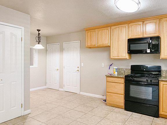 2nd image of 200 El Dorado Dr