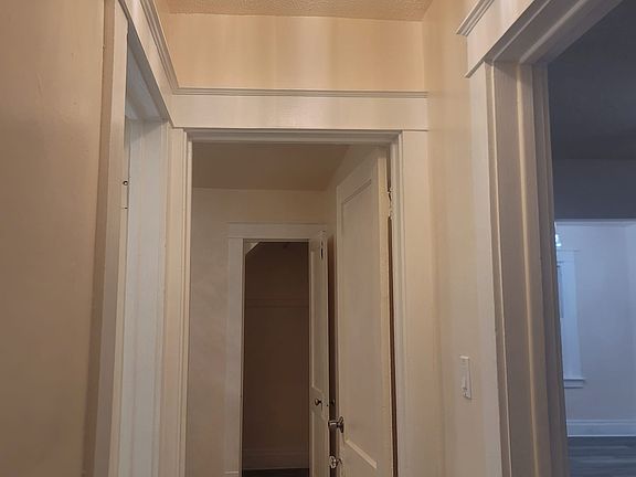 5th image of 556 16th St APT 1