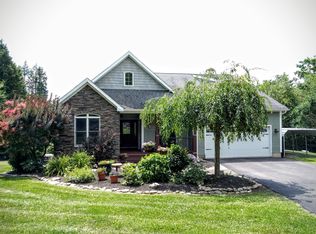 45 Lynn Rd, Averill Park, NY 12018