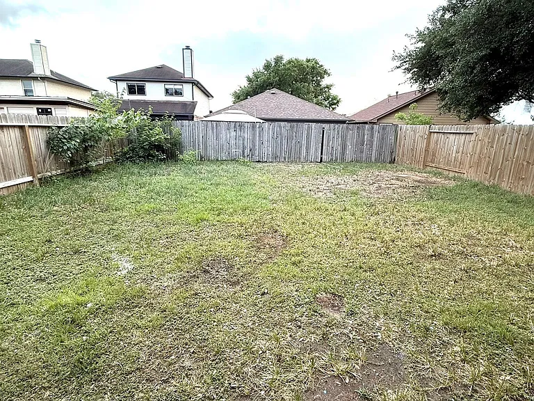 19851 Laurel Trail Dr — Photo 15
