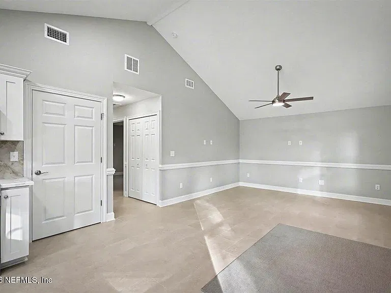 2210 Shepard St — Photo 16