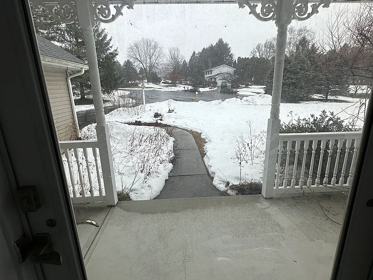 Faye Dr — Photo 21