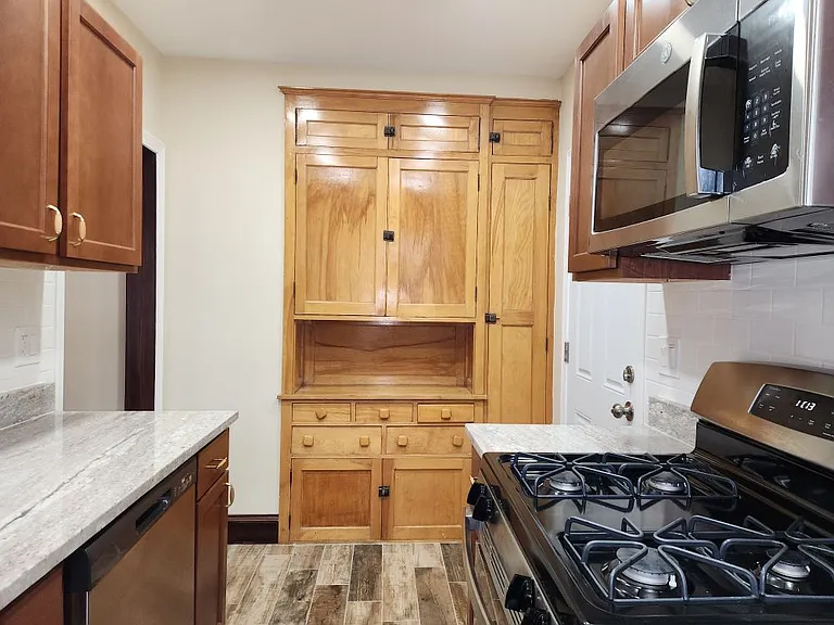 828 Washington St #20 — Photo 6