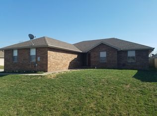 4316 White Pine St, Springfield, MO 65802
