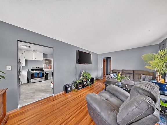 5th image of 720 Dena St