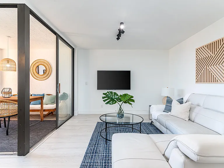 950 Egret Cir — Photo 4