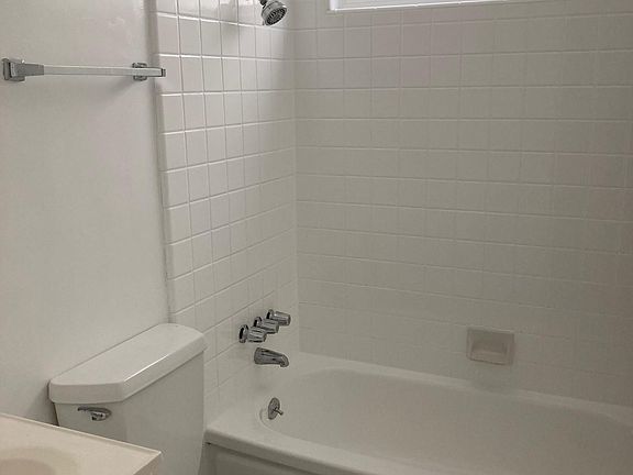 5th image of 1914 Pacific Ave APT 1