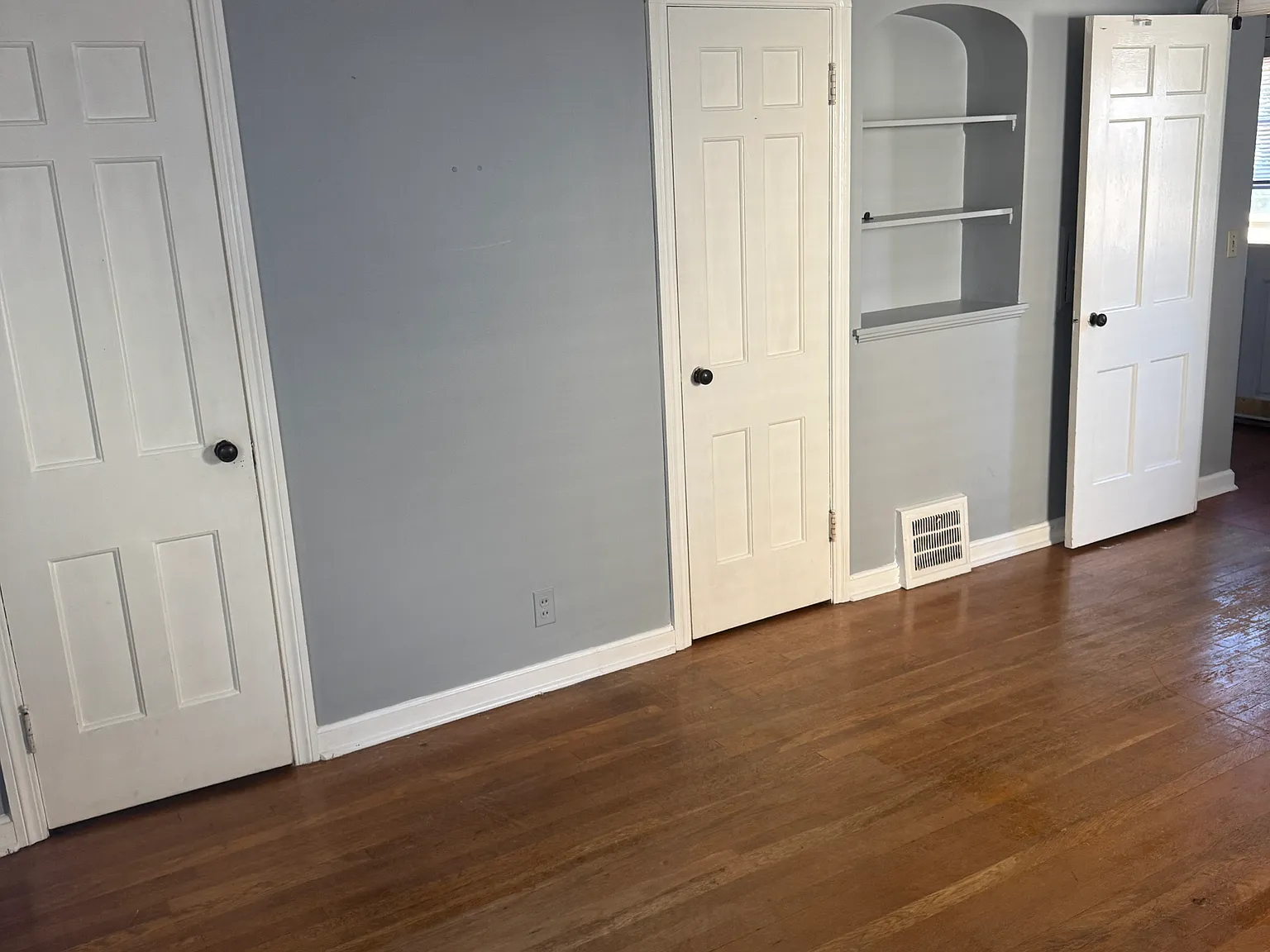 3 bed, 1232 sqft, $2,000 — Photo 4
