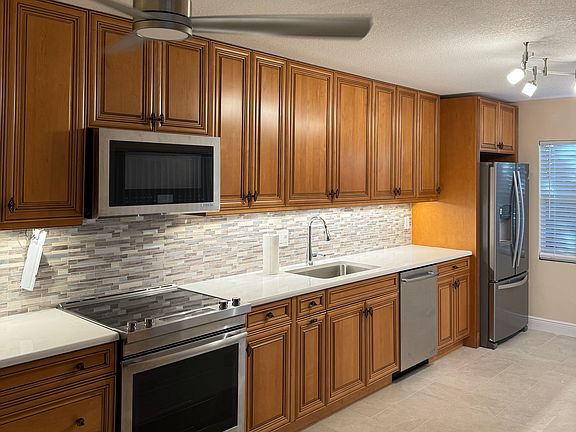 Eat in kitchen. Also little desk area.