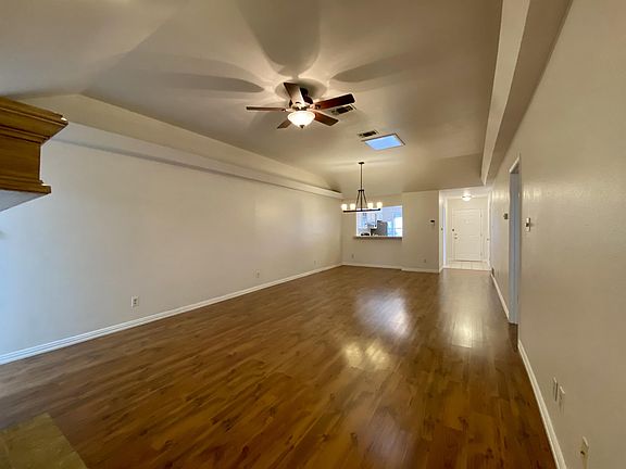 5th image of 529 Frostwood Dr