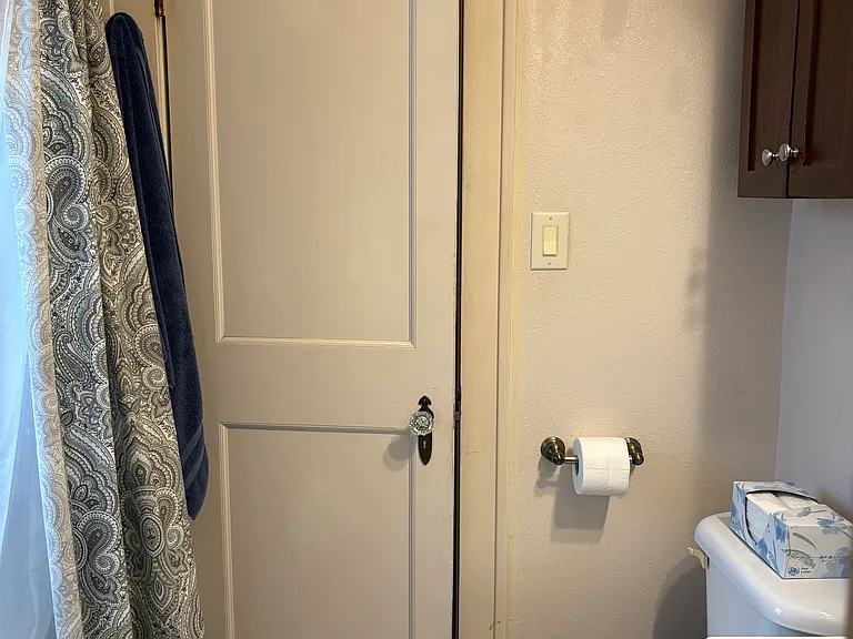 4519 Woolworth Ave — Photo 34