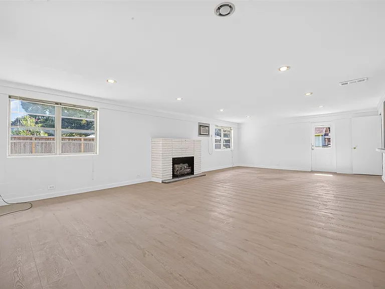 6131 Birdwood Rd — Photo 10