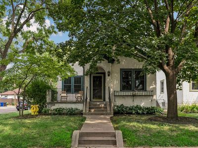 422 Brimhall St, Saint Paul, MN, 55105