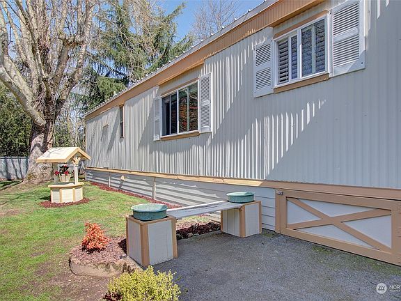 4th image of 3921 E Fourth Plain Boulevard #77