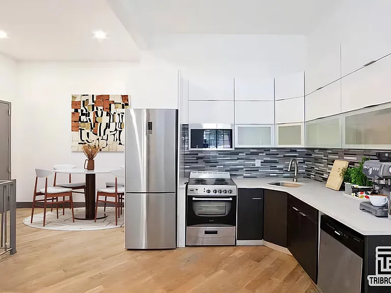 378 S 3rd St #1D — Photo 2