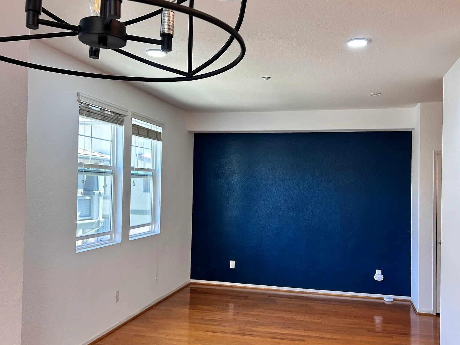 1 bed, 1.5 bath, 965 sqft, $2,995 — Photo 3