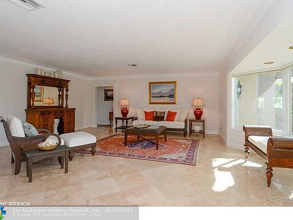 3rd image of 2825 NE 35th Ct