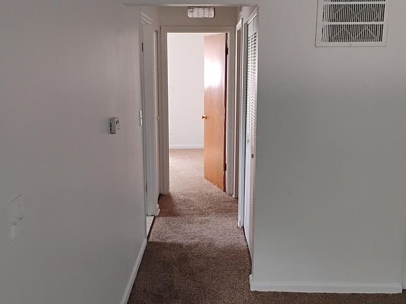 4th image of 938 Grove Rd