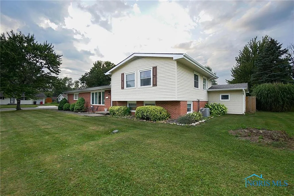 210 Willeke Ave photo 1