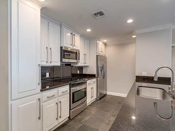 2nd image of 600 W Grove Pkwy APT 1080