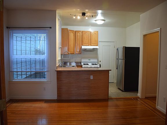 2nd image of 1451 Taylor St