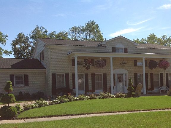 3rd image of 600 Peninsular Ave