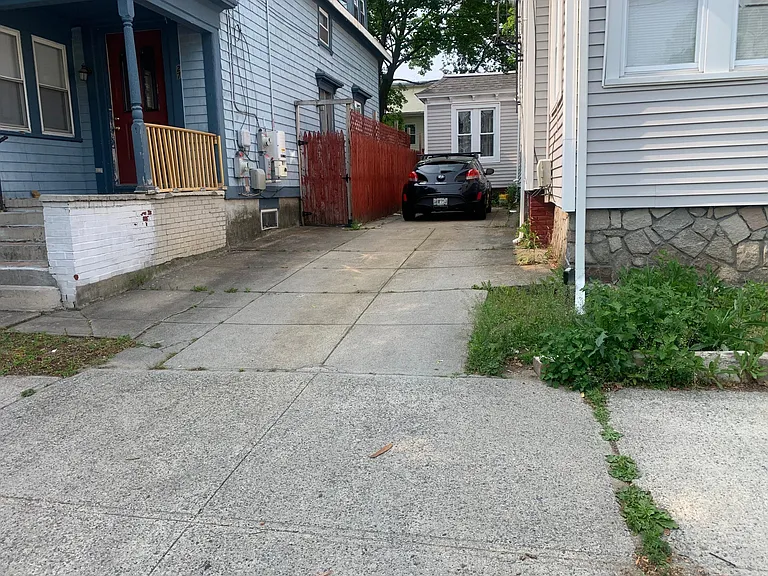 25 Arch St #1 — Photo 17