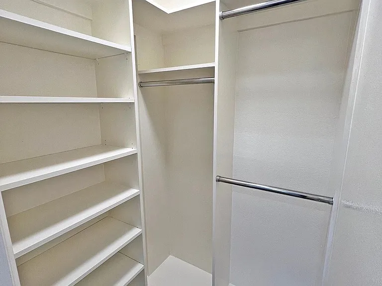 1940 Malcolm Ave #203 — Photo 17