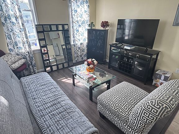 3rd image of 101-103 Mount Vernon Ave #2