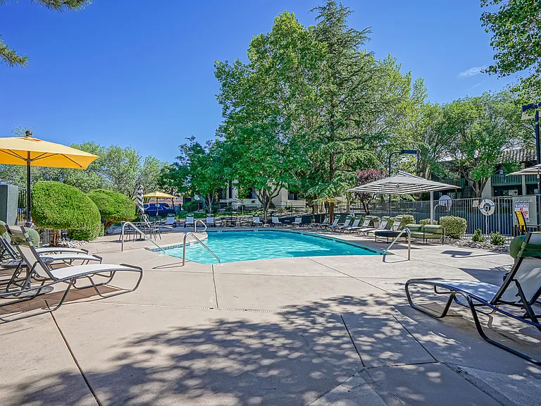 Poolside Lounge with Free WiFi