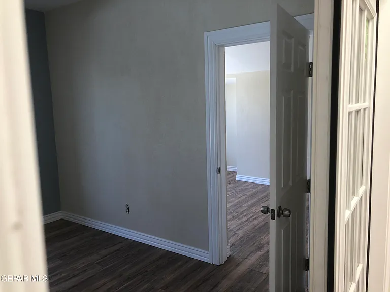 3004 E Yandell Dr — Photo 10