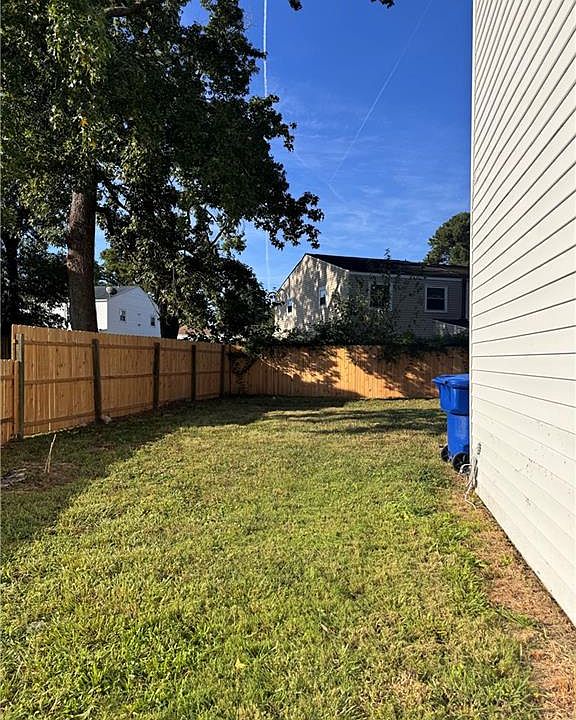 2nd image of 3213 Wimbledon Way