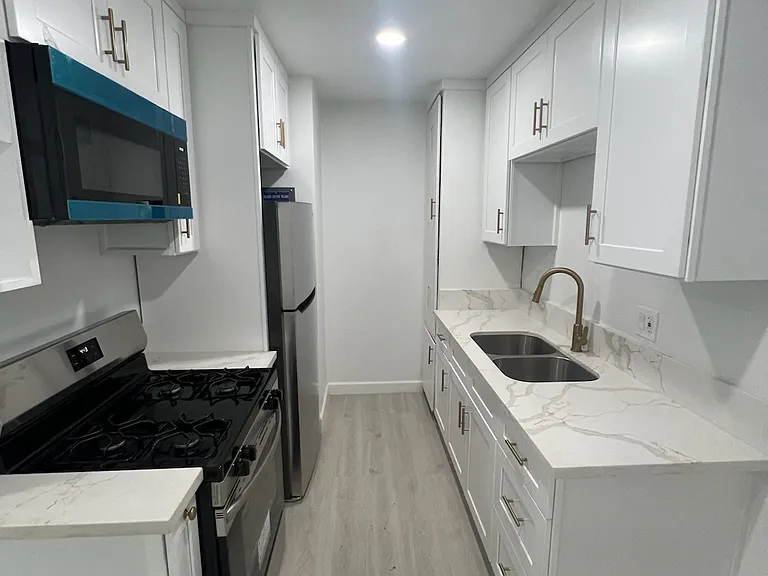 9511 Los Angeles St #3 — Photo 4
