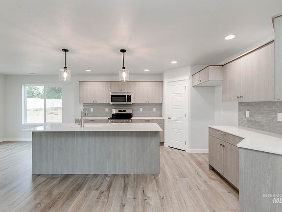 4th image of 920 E Perjue Basin Dr
